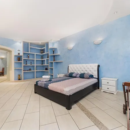 Deribasivska Vip 4-room Apartment *