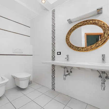 Deribasivska Vip 4-room Apartment