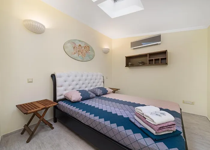 Deribasivska Vip 4-room Odesa