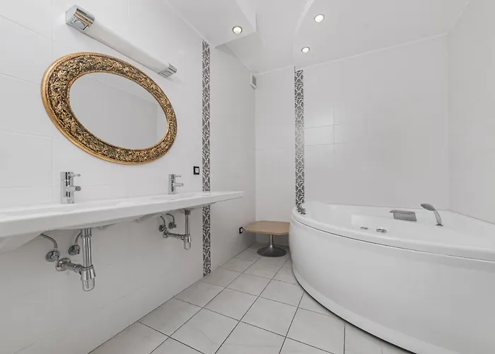 Deribasivska Vip 4-room Apartment