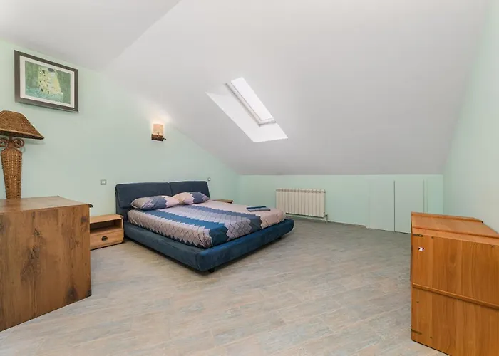 Deribasivska Vip 4-room