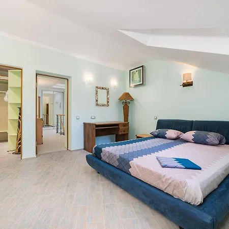 Apartamento Deribasivska Vip 4-room Odessa