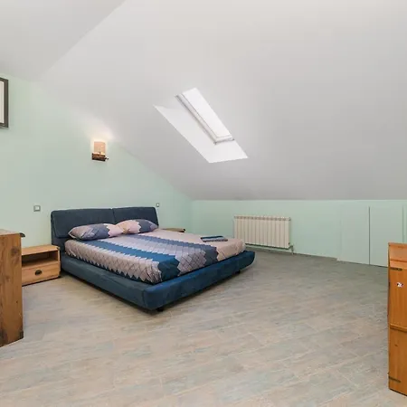 Deribasivska Vip 4-room